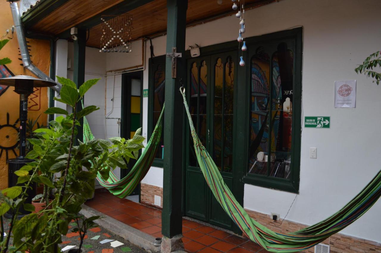 Hostal Sue Candelaria Богота Экстерьер фото
