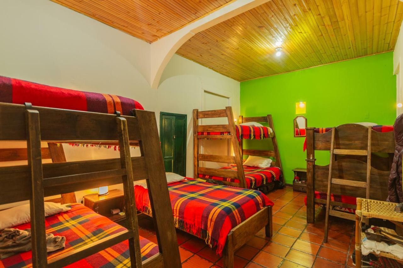 Hostal Sue Candelaria Богота Экстерьер фото