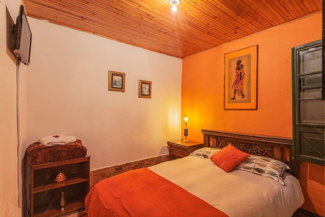 Hostal Sue Candelaria Богота Экстерьер фото